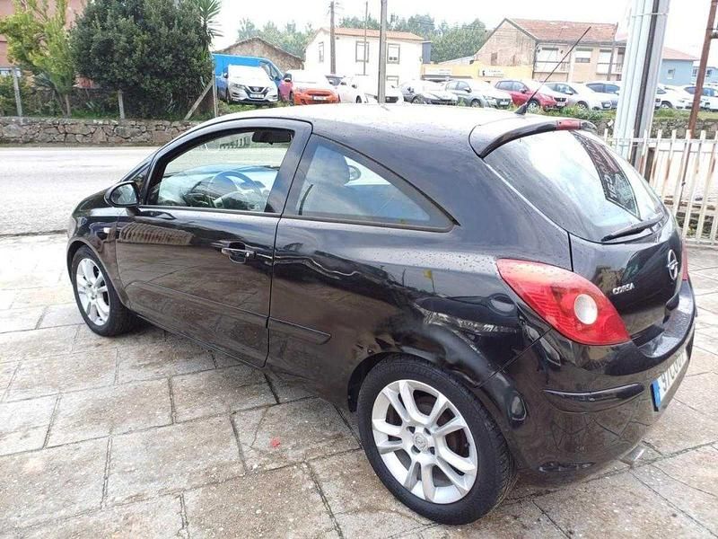 Usado Opel Corsa 80 HP (58 kW) 2006 Preto Citadino