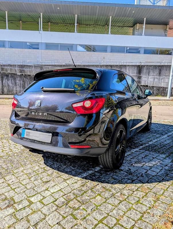 Usado Seat Ibiza 75 HP (55 kW) 2011 Preto Citadino