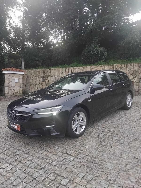 Usado Opel Insignia 122 HP (89 kW) 2021 Preto Carrinha