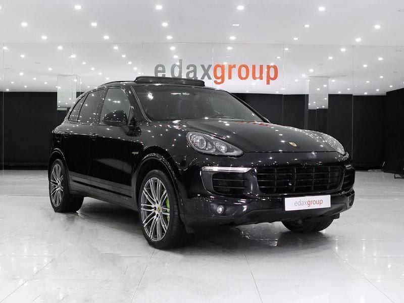 Preto Usado 2016 Porsche Cayenne S E-Hybrid Platinum Edition SUV | € 49.990 - Imagem 1/4
