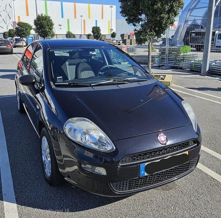 Usado 2018 Fiat Punto Sedan | € 6.900 - Imagem 1/4