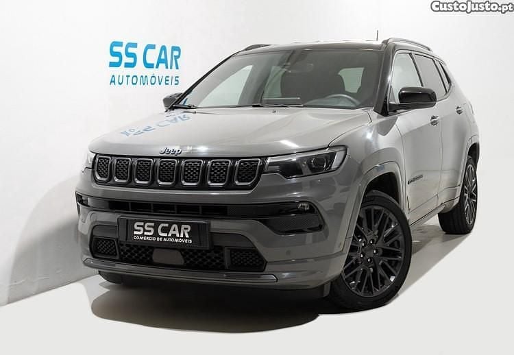 Usado Jeep Compass 240 HP (176 kW) 2021 Cinza SUV