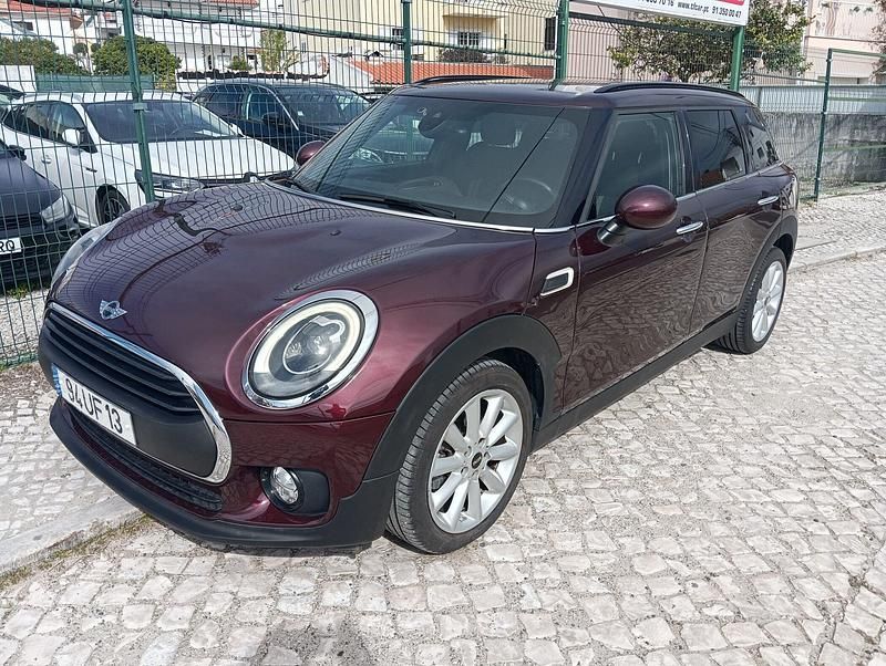 Usado Mini One D Sport 116 HP (85 kW) 2018 Vermelho Citadino
