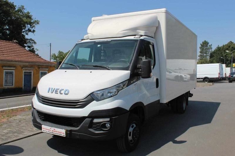 Branco Usado 2019 Iveco Daily | € 23.900 (Preço justo) - Imagem 1/4
