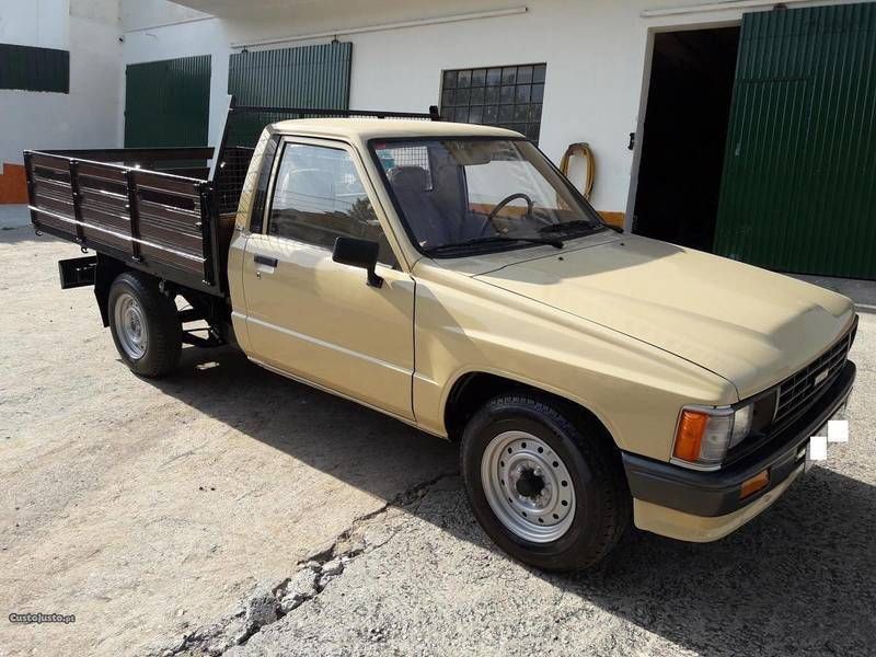 Toyota hilux 1987 года