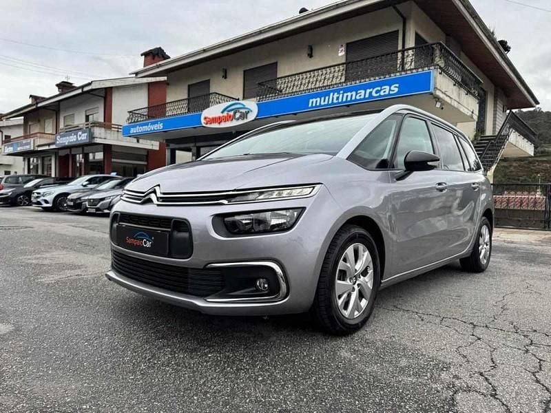 Cinza Usado 2022 Citroën C4 Shine Monovolume | € 19.990 (Preço justo) - Imagem 1/4