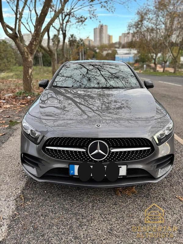 Cinzento Usado 2020 Mercedes A250 | € 27.900 (Preço justo) - Imagem 1/4