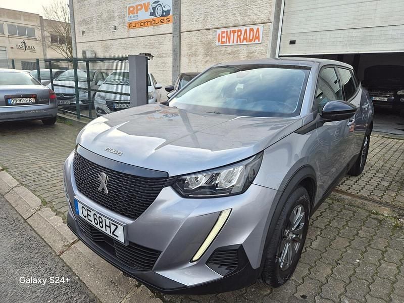 Usado Peugeot 2008 Active 102 HP (75 kW) 2022 Cinza SUV