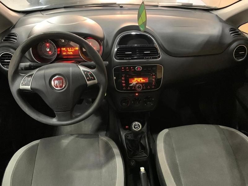 Usado Fiat Punto 85 HP (62 kW) 2012 Cinzento Citadino