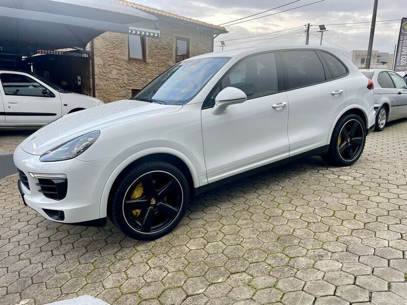 Branco Usado 2016 Porsche Cayenne Platinum Edition SUV | € 49.999 (Preço elevado) - Imagem 1/4