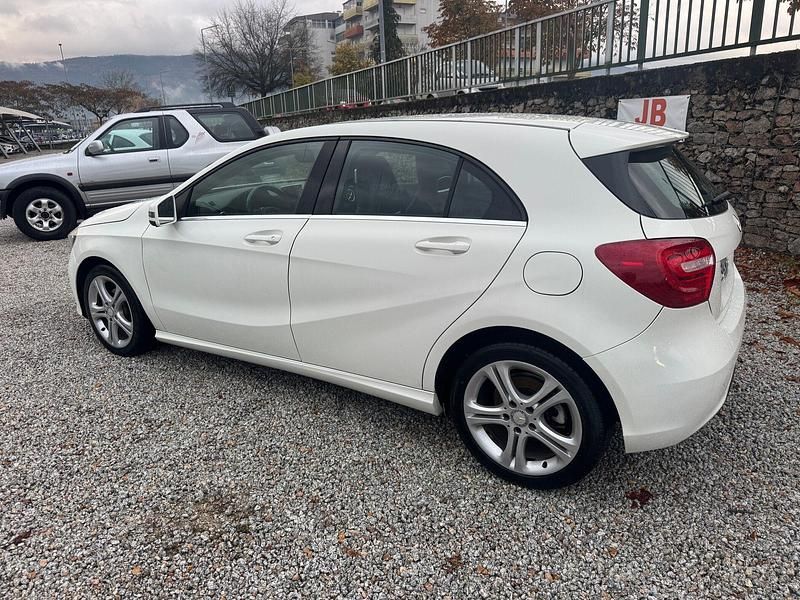 Usado Mercedes A180 Urban 109 HP (80 kW) 2013 Branco