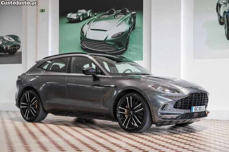 Cinza Usado 2022 Aston Martin DBX SUV | € 177.500 - Imagem 1/1
