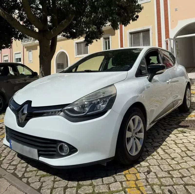 Branco Usado 2015 Renault Clio IV LIMITED Citadino | € 9.850 (Preço justo) - Imagem 1/4