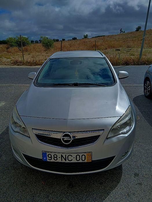 Usado 2012 Opel Astra Sedan | € 6.500 (Bom preço) - Imagem 1/4