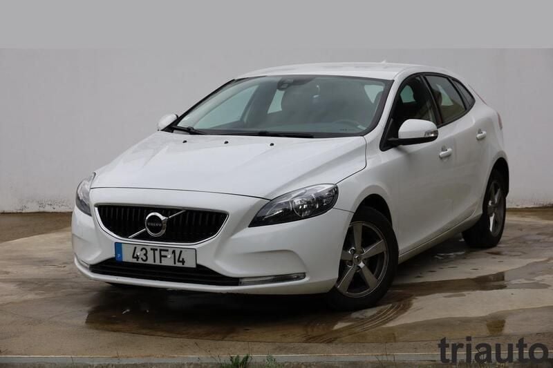 Usado Volvo V40 Kinetic 120 HP (88 kW) 2017 019  preto Carrinha