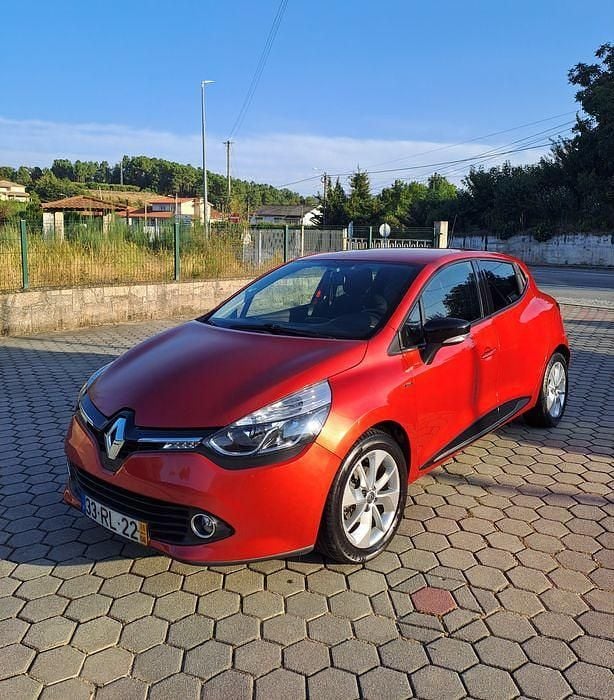 Usado 2016 Renault Clio IV LIMITED Sedan | € 9.199 (Bom preço) - Imagem 1/4