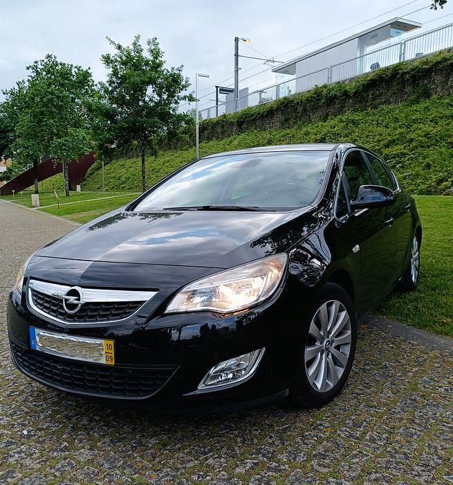 Usado 2010 Opel Astra Cosmo Sedan | € 7.300 (Caro) - Imagem 1/4