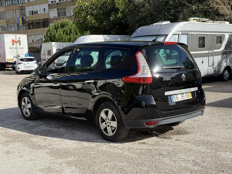 Usado Renault Scénic III Dynamique 110 HP (80 kW) 2010 Preto Monovolume