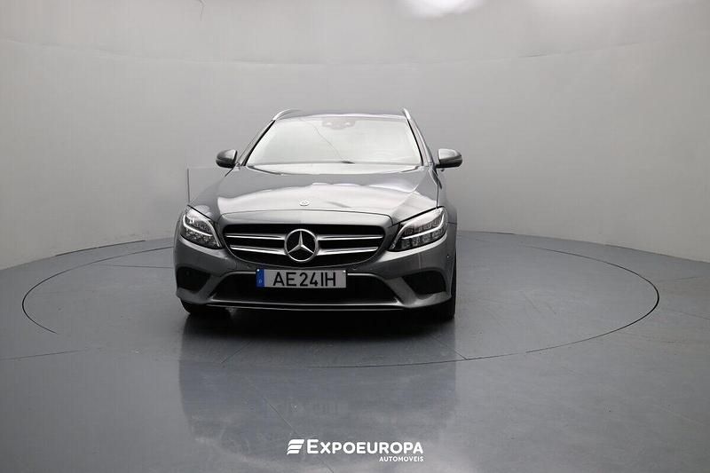 Cinzento Usado 2020 Mercedes E300 Avantgarde Carrinha | € 31.990 (Bom preço) - Imagem 1/4