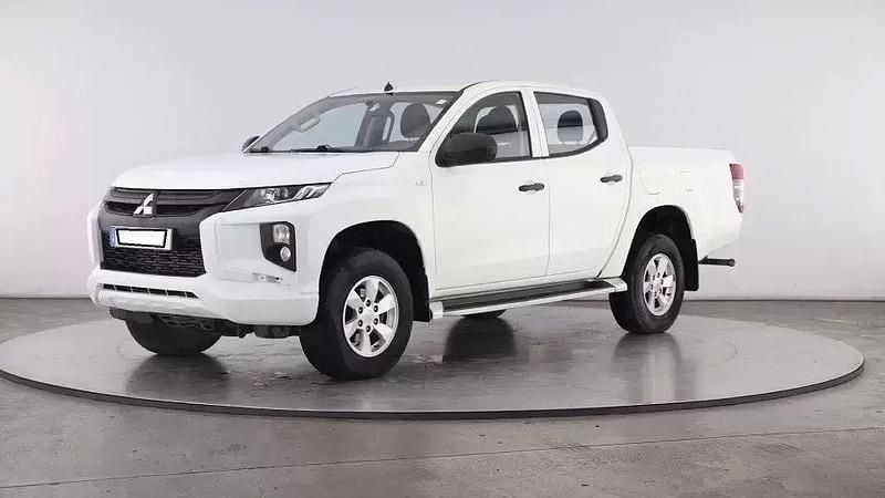 Branco Usado 2022 Mitsubishi L200 Intense Pickup | € 29.999 (Super Preço) - Imagem 1/4
