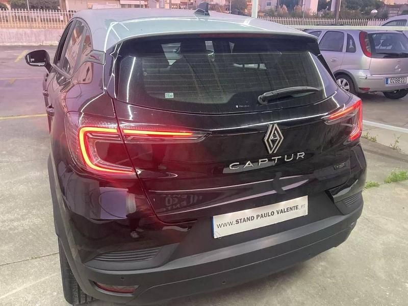 Usado Renault Captur Engineered 145 HP (106 kW) 2024 Preto SUV