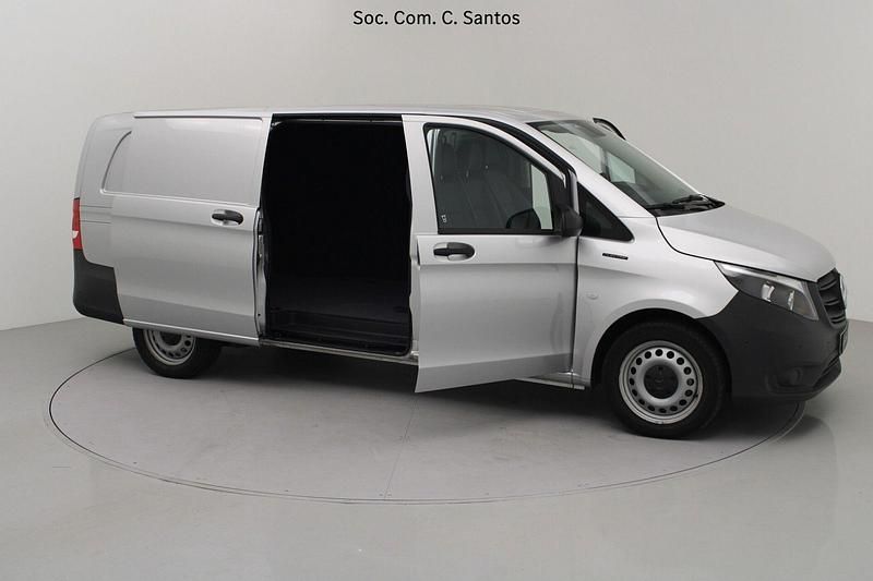 Usado Mercedes e-Vito 85 kW (116 HP) 2023 Cinza Monovolume