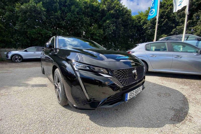 Preto Novo 2025 Peugeot 308 GT Citadino | € 35.900 - Imagem 1/4