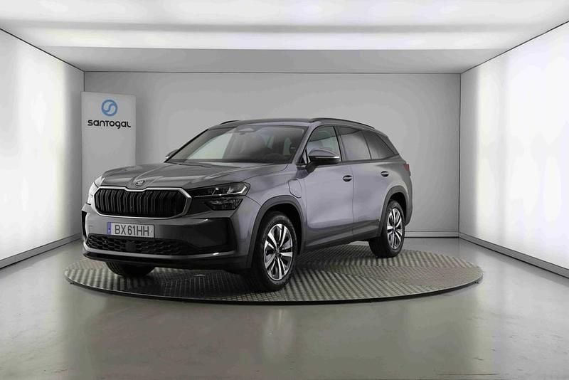 Cinzento Usado 2025 Skoda Kodiaq Selection SUV | € 39.990 (Bom preço) - Imagem 1/4