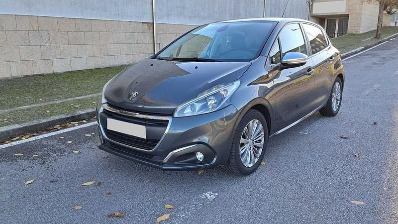 Usado 2016 Peugeot 208 Style Citadino | € 7.750 (Bom preço) - Imagem 1/4