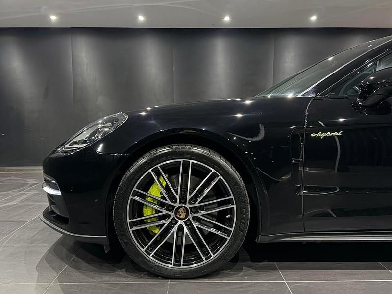 Usado Porsche Panamera Sport Turismo 462 HP (339 kW) 2018 Preto