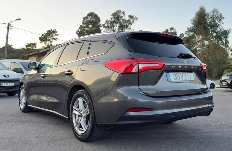 Usado Ford Focus Titanium 120 HP (88 kW) 2019 Cinza Carrinha