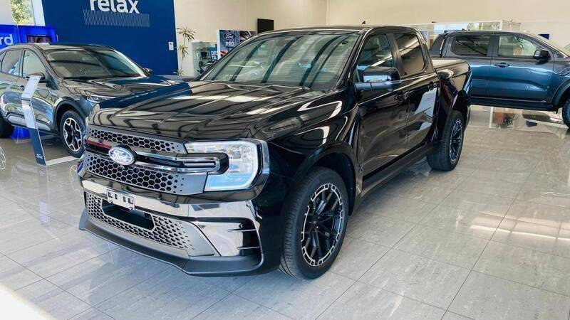 Preto Novo 2025 Ford Ranger Pickup | € 91.687 - Imagem 1/4