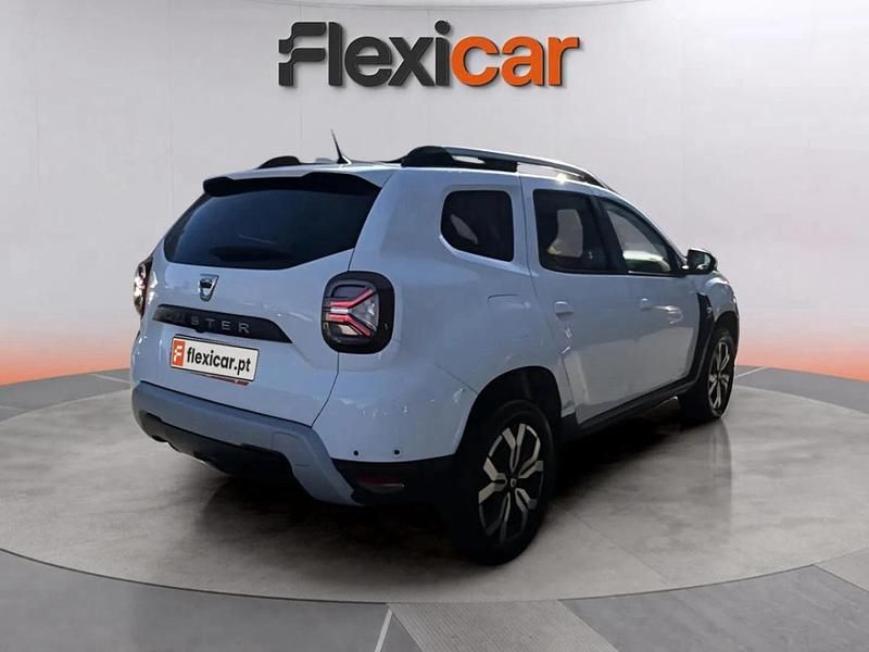 Usado Dacia Duster Journey 101 HP (74 kW) 2022 Branco Sedan
