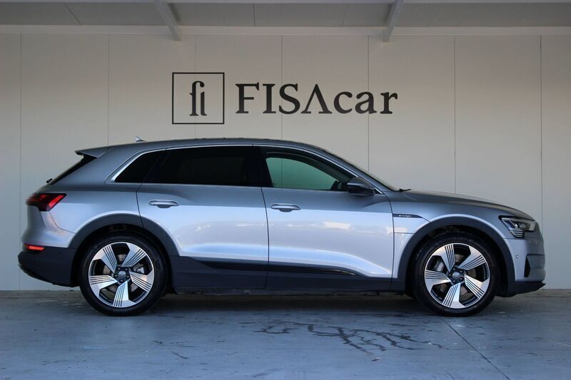 Cinza Usado 2020 Audi e-tron Advanced SUV | € 36.400 (Preço elevado) - Imagem 1/4