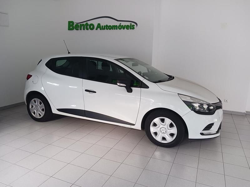 Usado Renault Clio IV Zen 75 HP (55 kW) 2019 Branco