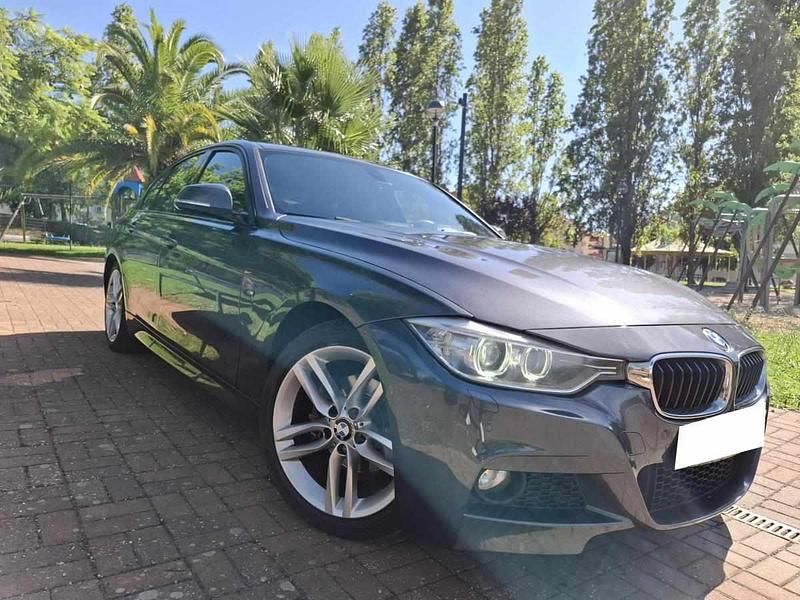 Cinzento Usado 2015 BMW 318 Sedan | € 16.980 (Preço elevado) - Imagem 1/4