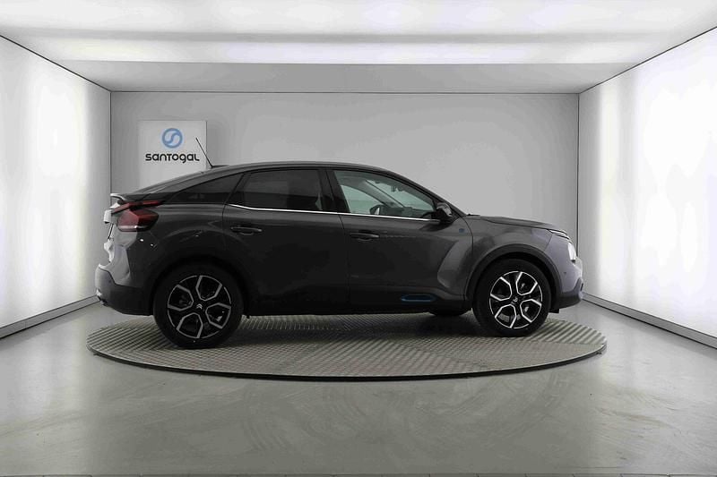 Usado Citroën e-C4 Shine 100 kW (136 HP) 2023 Cinza