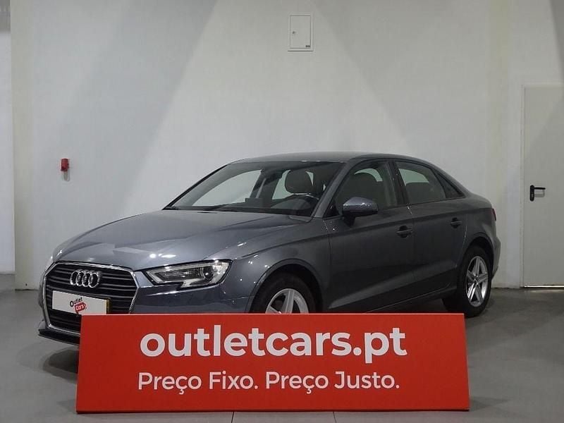 Cinzento escuro metalizado Usado 2019 Audi A3 Business Sedan | € 18.250 (Bom preço) - Imagem 1/4