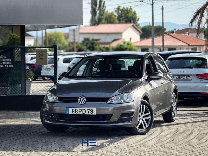 Cinzento Usado 2015 VW Golf VII Highline Citadino | € 13.900 (Preço justo) - Imagem 1/4