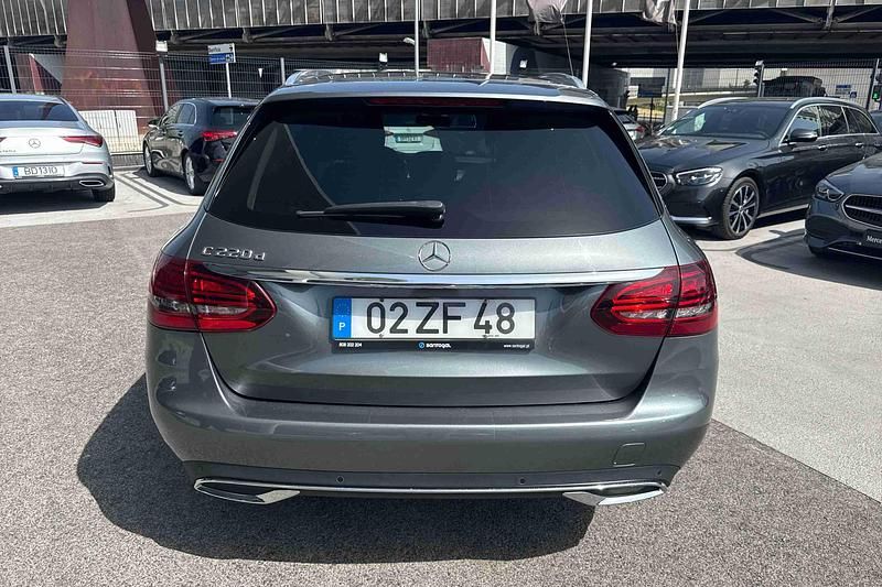 Usado Mercedes C220 Avantgarde 194 HP (142 kW) 2019 Cinzento Carrinha