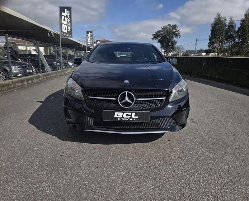 Usado Mercedes A180 116 HP (85 kW) 2016 Preto Citadino