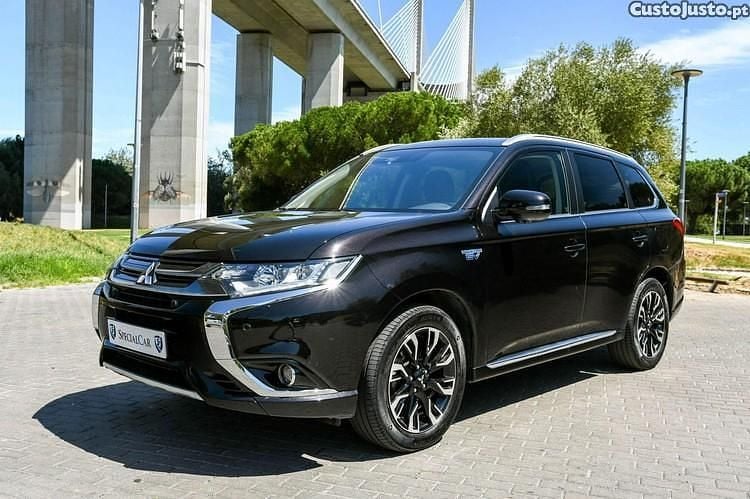 Preto Usado 2017 Mitsubishi Outlander P-HEV Intense SUV | € 18.450 (Bom preço) - Imagem 1/1
