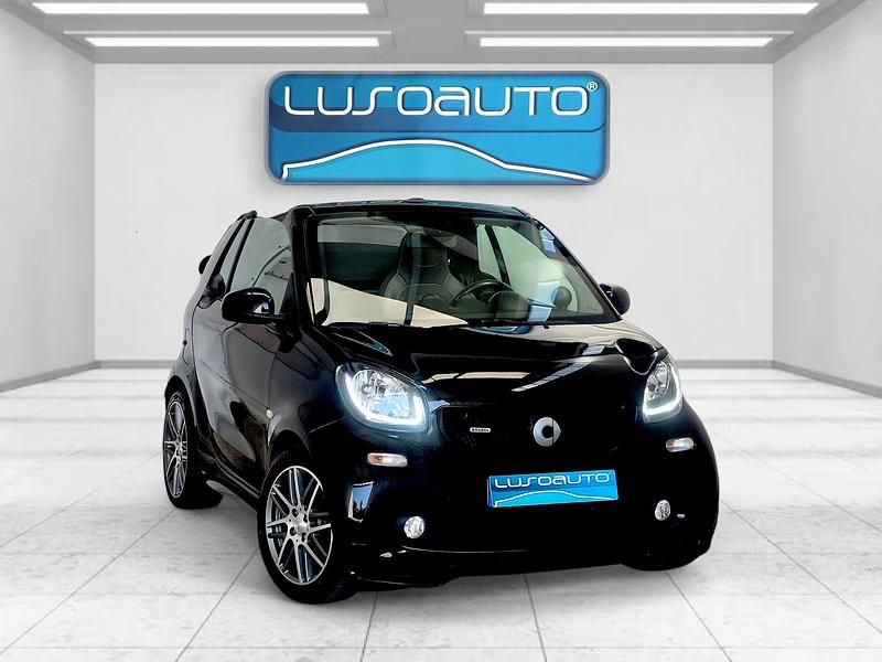 Usado Smart ForTwo Cabrio Brabus 109 HP (80 kW) 2017 Preto Cabrios