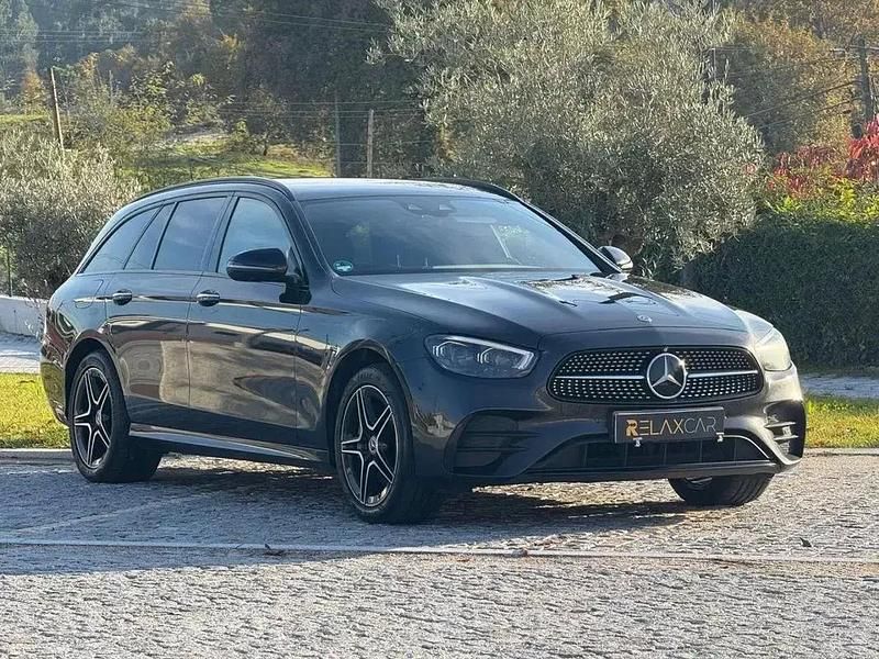 Cinza escuro Usado 2020 Mercedes E300 AMG line Carrinha | € 32.899 (Preço justo) - Imagem 1/4
