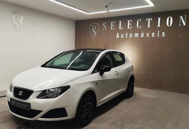 Branco Usado 2008 Seat Ibiza Citadino | € 5.650 (Preço justo) - Imagem 1/4