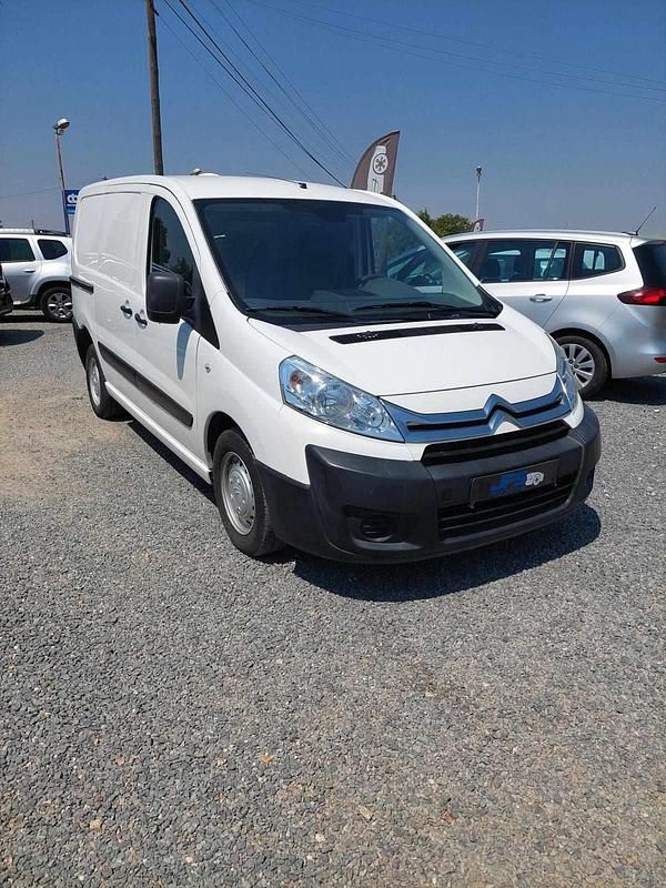 Branco Usado 2014 Citroën Jumpy Monovolume | € 10.999 - Imagem 1/4