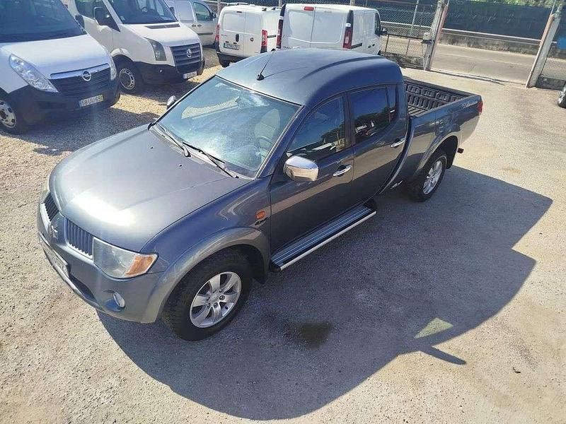 Cinza Usado 2017 Mitsubishi L200 Pickup | € 17.500 (Preço justo) - Imagem 1/4