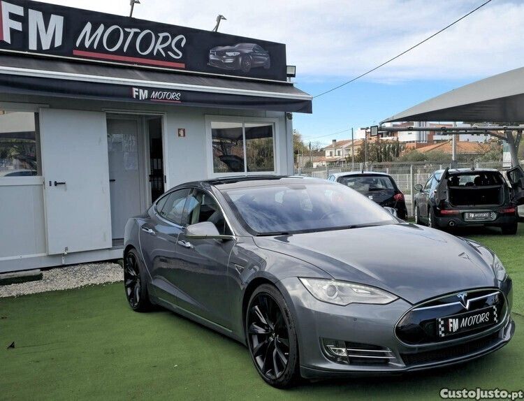Cinza Usado 2014 Tesla Model S Sedan | € 30.750 (Preço justo) - Imagem 1/1
