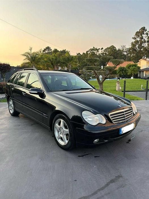 Usado 2004 Mercedes C220 Sedan | € 5.999 (Super Preço) - Imagem 1/4