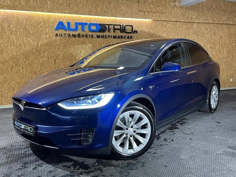 Azul Usado 2018 Tesla Model X SUV | € 42.500 (Caro) - Imagem 1/4
